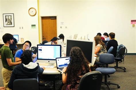 Stanford to offer free online CS class during pandemic