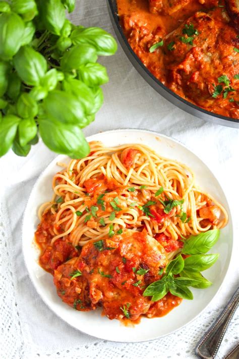 Quick Pomodoro Chicken Served With Pasta The Fast Recipe