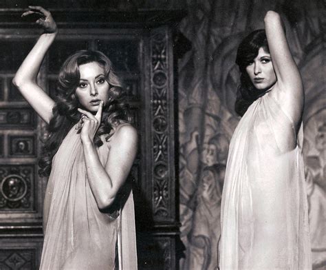 Naked Julia Saly In The People Who Own The Dark