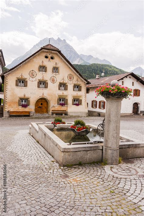 Scuol Dorf Bergdorf Engadiner Dorf Engadin Unterengadin Engadiner