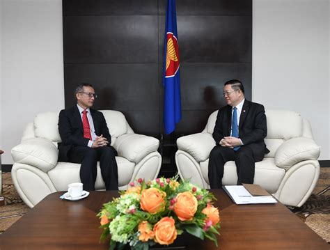 Secretary General Of ASEAN Meets With Chairman Of The Singapore