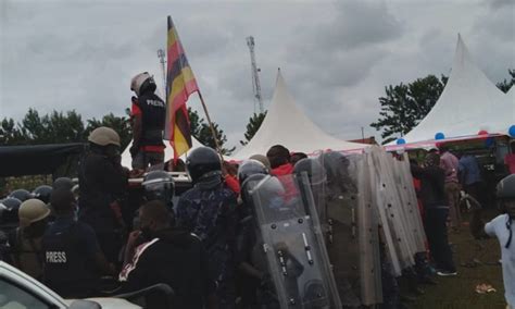 Tear Gas Live Bullets As Bobi Wine Is Arrested In Luuka