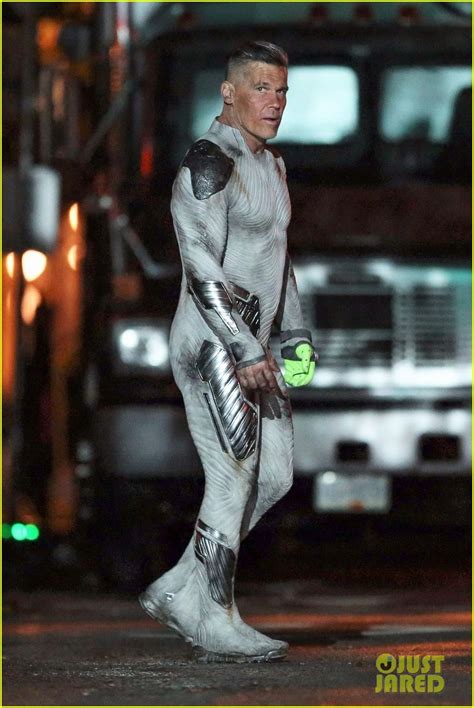 Josh Brolin Films Deadpool 2 In His Skin Tight Cable Costume Photo 3968057 Josh Brolin