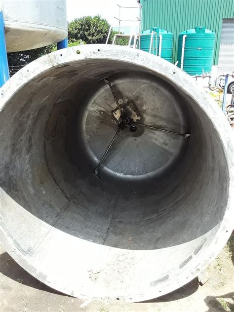 Stainless Steel Polished SS Cladding Mixing Vessel Capacity 1000