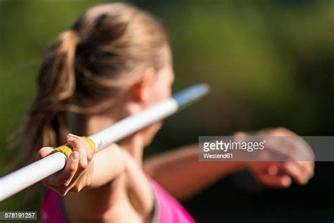 Female Javelin Thrower Stock Fotos Und Bilder Getty Images