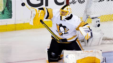 Penguins goalie Casey DeSmith out for playoffs after core surgery | Fox ...