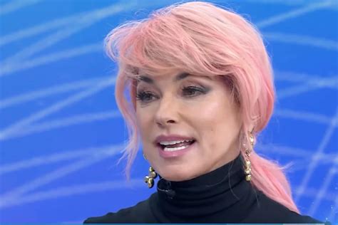 Shania Twain Is Rocking Pink Hair for Her 'Queen of Me' Era