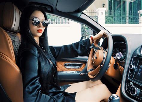 Sau thời vàng son đình đám những hot girl đời đầu và đời sau đều đã yên phận làm hot mom