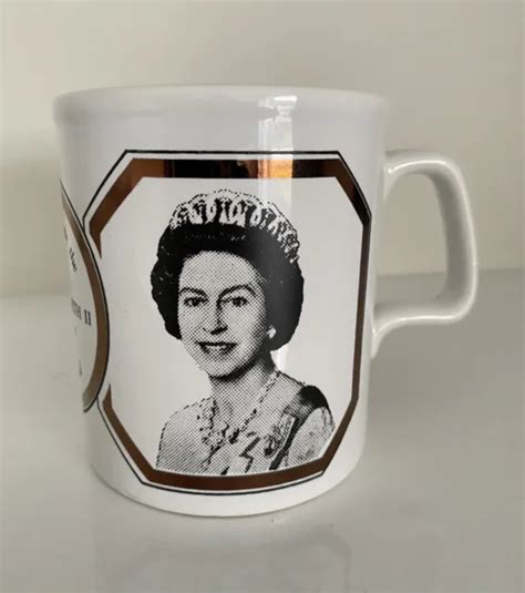 STAFFORDSHIRE POTTERIES QUEEN Elizabeth II Silver Jubilee Mug 1952