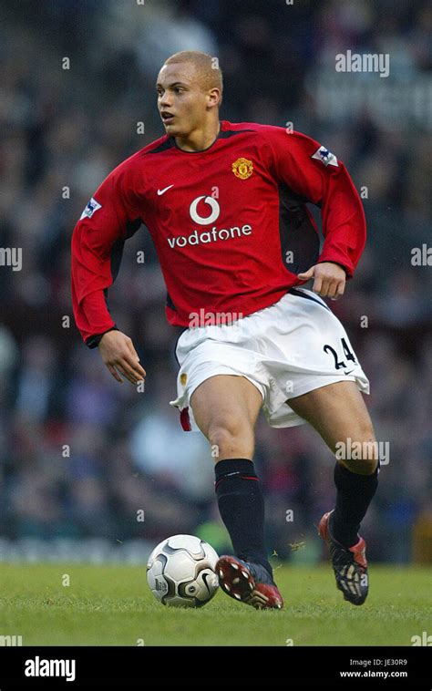 WES BROWN MANCHESTER UNITED FC OLD TRAFFORD MANCESTER 28 December 2002