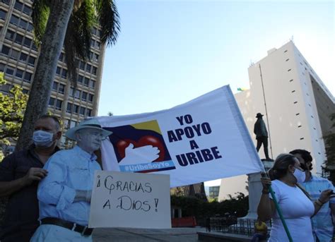 El Expresidente Álvaro Uribe Recupera Su Libertad