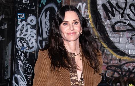 Courteney Cox Shows Off Makeup-Free Face On Instagram: Photo