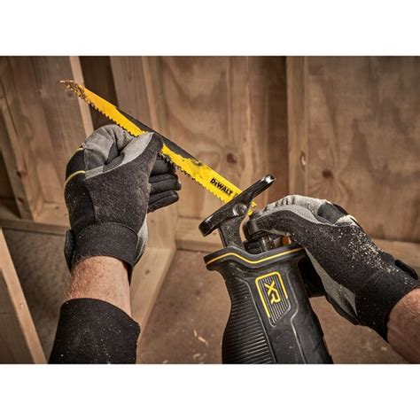 Pilarka Szablasta Dewalt DCS382N Domitech Pl