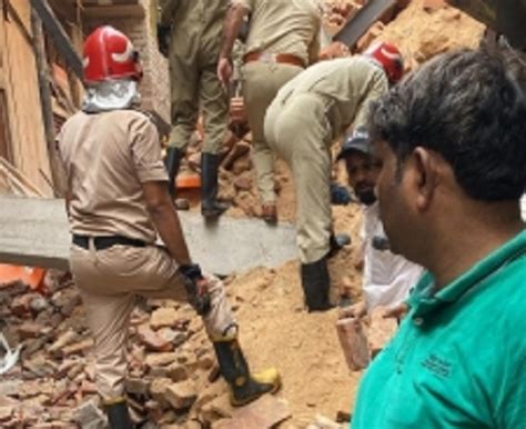 Building Collapses In Delhi S Azad Market Two Rescued