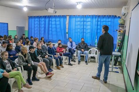 Papo Responsa Da Pol Cia Civil Para Conversar Alunos Esteve Em