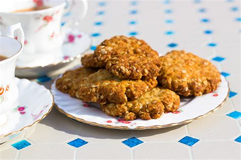 Homemade Hobnob Biscuit Recipe - Sunday Baking