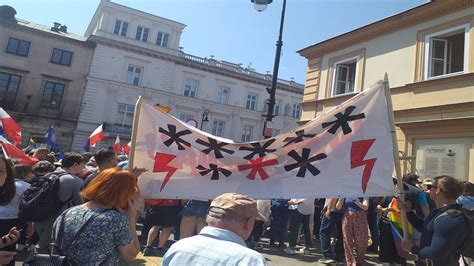 Marsz Tuska W Warszawie Pytamy Uczestnik W Marszu O Wulgarne Has A Na