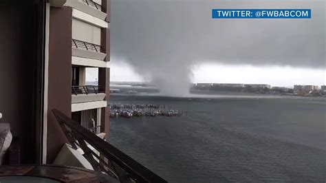 Large Waterspout Moves Ashore In Fort Walton Beach Youtube