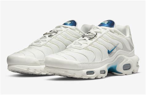 This Nike Air Max Plus Comes With Extra Bling LaptrinhX News