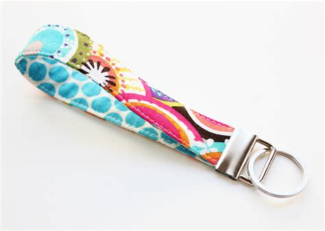 diy fabric key fobs positively splendid crafts sewing recipes