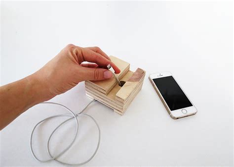 Diy Plywood Phone Stand Ohoh Deco