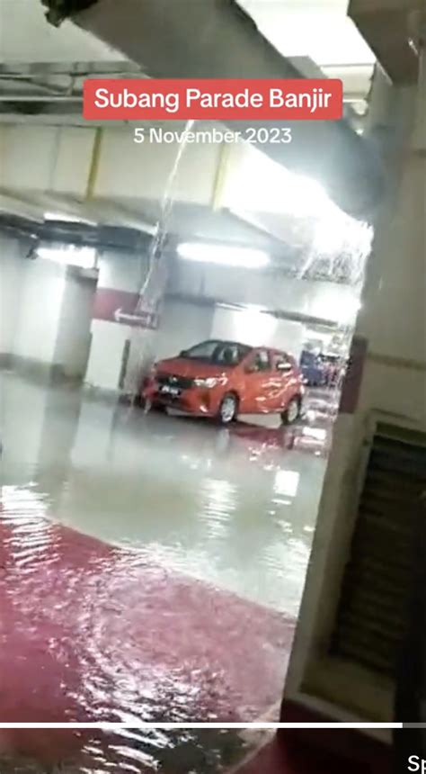 Pengunjung Panik Terperangkap Dalam Lif Banjir Di Sebuah Mall