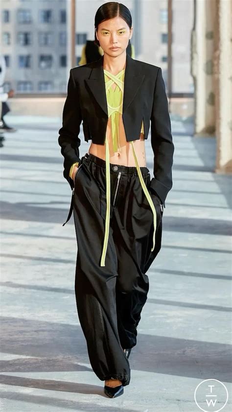 Завязки в одежде | Dion lee, New york fashion week, How to wear