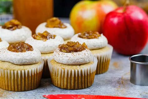 Apple Cider Cupcakes With Spiced Buttercream Chelsweets