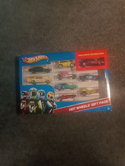 Hot Wheels Car Gift Pack Rare Bone Shaker Mooneyes Exclusive