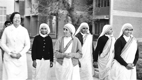 Photos From Ht Archives A Glimpse Into The Life Of Saint Mother Teresa