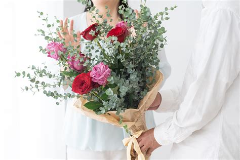 結婚記念日におすすめ！妻が喜ぶプレゼントを紹介。節目ごとにふさわしい贈り物もチェック Landco（エルアンドコー）公式サイト