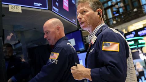 Dow Sheds 500 Points Selloff Intensifies As Powell Comments On Higher