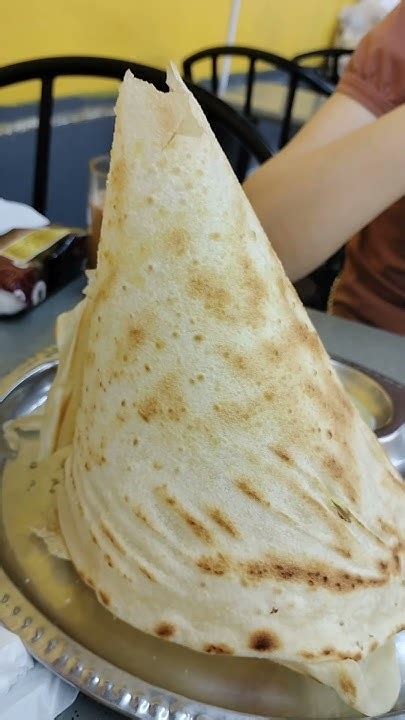 Malaysian popular breakfast mamak roti telur n roti tissue. - YouTube