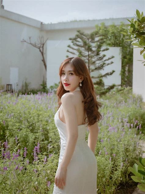 Hot Girl Rmit Tr Th Nh Mc Song Ng Th Ch Khoe Ng Cong V I O D I