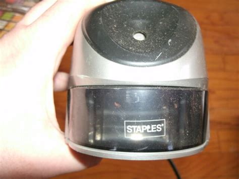 Staples Electric Pencil Sharpener Model 34462 Ebay