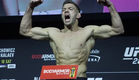 dricus-du-plessis-ufc-282-ceremonial-weigh-ins | MMA Junkie