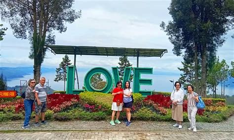 Trip Medan Paket Tour Danau Toba Taman Simalem Resort 4D3N