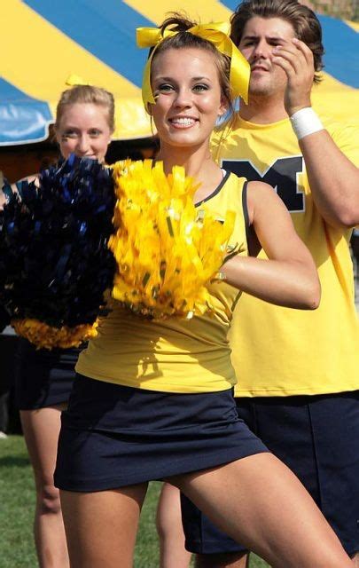 Michigan Wolverines Cheerleader Cheerleading Hot Cheerleaders Cheerleading Dance