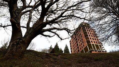 Luz verde al derribo de O Garañón tras aprobar el pleno un millón para