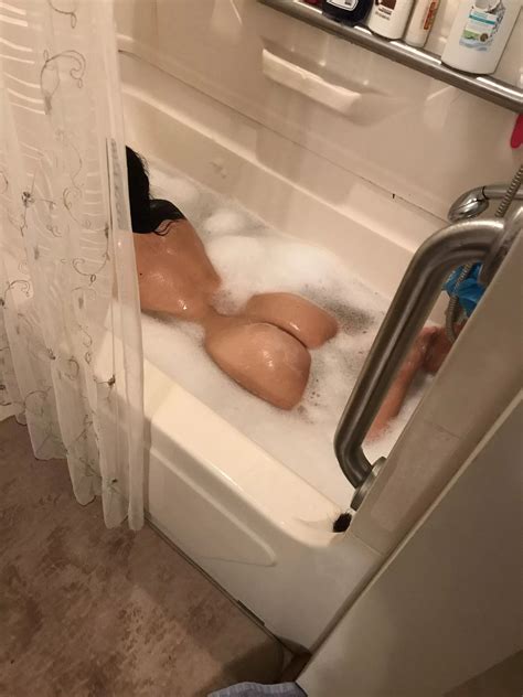 Bathtub Booty Nudes Latinamilfs Nude Pics Org