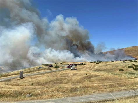 Willow Fire In The East Bay 100 Contained After Winds Fueled 30 Acre Blaze