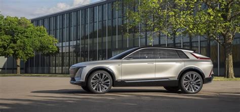 Cadillac Lyriq Au Volant Du Suv Lectrique Attendu En En Europe