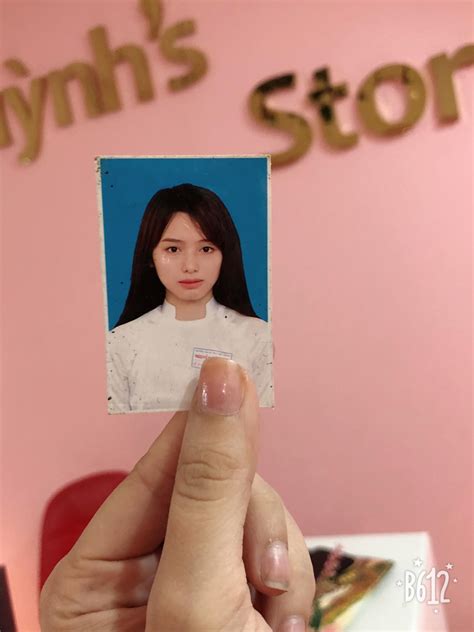 Hot girl 19 tuổi không học đại học kiếm hàng chục triệu mỗi tháng và ảnh quá khứ bất ngờ