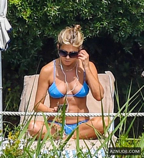 Jennifer Aniston Sexy Toned Bikini Body By The Pool In Portofino AZNude