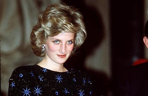 Princess Diana S Dress Sells For Record Breaking 1 1 Million