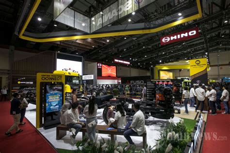 Pameran Otomotif Giicomvec Foto Tribunnews