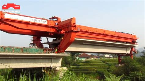 Pemasangan Box Girder 673 Bridge 26A Purwakarta Proyek Kereta Cepat