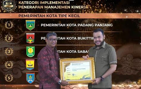 Sabet BKN Award 4 Kategori Wako Fadly Amran Kembali Harumkan Sumbar Di