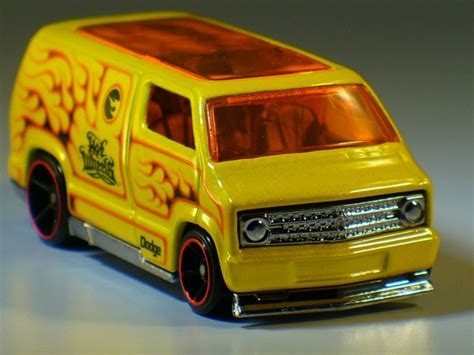 Custom77dodgevanyellow