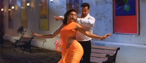 Bollywood Actress Video Blog Sushmita Sen Videos Smoking Hot In An Orange Saree From Maine